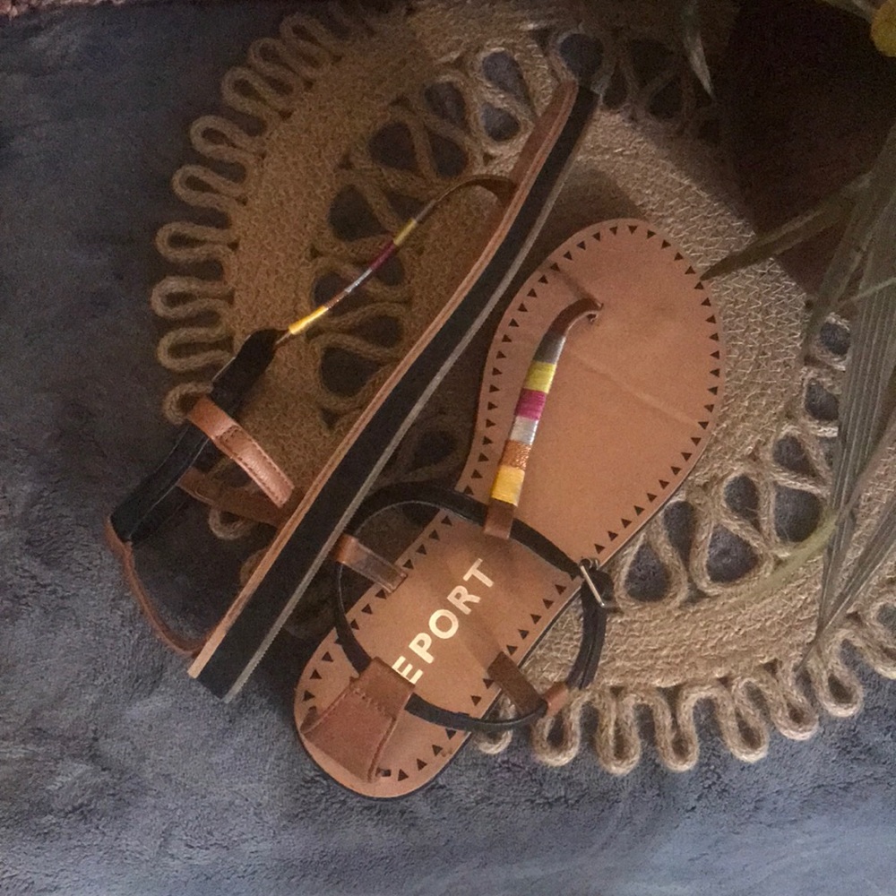 🌸🌺 Report Thong Sandals 🌼🌸🌺 - Picture 5 of 5
